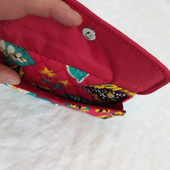 Vera Bradley wristlet quilted floral print with many compartments NWOT   O6 - Picture 4 of 7